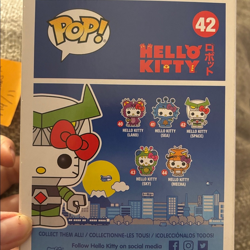 Funko Hello Kitty Space Vinyl Figure - White, Red & Green - Picture 5 of 5